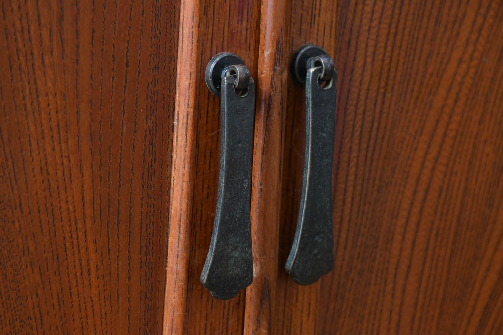 中古　上手物!!　高級デパート取り扱い　国産　職人手作り　欅(ケヤキ)材　職人技が光る凝った作りの茶棚(飾り棚、茶箪笥、収納棚、戸棚、網代)(R-084450)