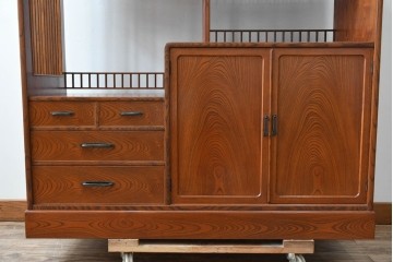 中古　上手物!!　高級デパート取り扱い　国産　職人手作り　欅(ケヤキ)材　職人技が光る凝った作りの茶棚(飾り棚、茶箪笥、収納棚、戸棚、網代)(R-084450)
