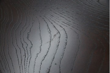 中古　美品　欅(ケヤキ)材　民芸　引手金具の細やかな意匠が目を引く文机　(R-084451)