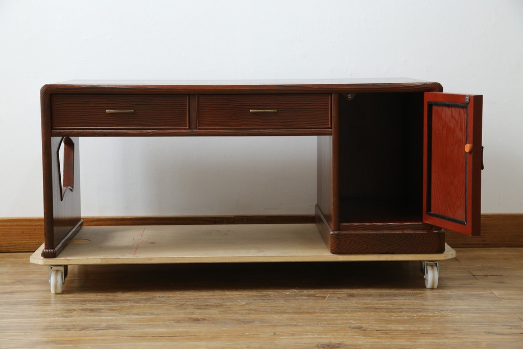 中古　高級品!!　高島屋デパート取り扱い　伝統技法　「杢目出し漆塗り」(根来漆塗り)　内部桐材　職人の技が光る!実用性とデザイン性を兼ね備えた座卓　(R-084452)