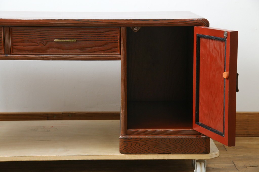 中古　高級品!!　高島屋デパート取り扱い　伝統技法　「杢目出し漆塗り」(根来漆塗り)　内部桐材　職人の技が光る!実用性とデザイン性を兼ね備えた座卓　(R-084452)