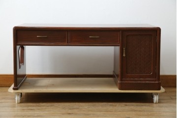 中古　高級品!!　高島屋デパート取り扱い　伝統技法　「杢目出し漆塗り」(根来漆塗り)　内部桐材　職人の技が光る!実用性とデザイン性を兼ね備えた座卓　(R-084452)