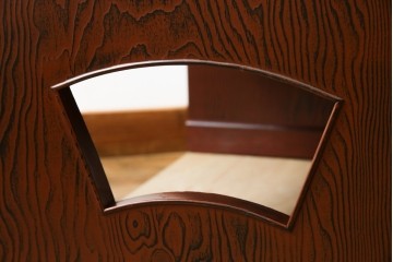 中古　高級品!!　高島屋デパート取り扱い　伝統技法　「杢目出し漆塗り」(根来漆塗り)　内部桐材　職人の技が光る!実用性とデザイン性を兼ね備えた座卓　(R-084452)