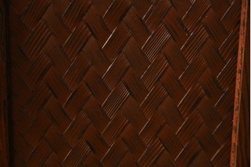 中古　高級品!!　高島屋デパート取り扱い　伝統技法　「杢目出し漆塗り」(根来漆塗り)　内部桐材　職人の技が光る!実用性とデザイン性を兼ね備えた座卓　(R-084452)