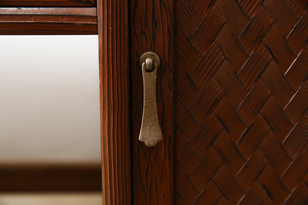 中古　高級品!!　高島屋デパート取り扱い　伝統技法　「杢目出し漆塗り」(根来漆塗り)　内部桐材　職人の技が光る!実用性とデザイン性を兼ね備えた座卓　(R-084452)