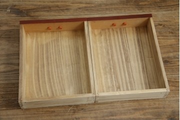 中古　高級品!!　高島屋デパート取り扱い　伝統技法　「杢目出し漆塗り」(根来漆塗り)　内部桐材　職人の技が光る!実用性とデザイン性を兼ね備えた座卓　(R-084452)