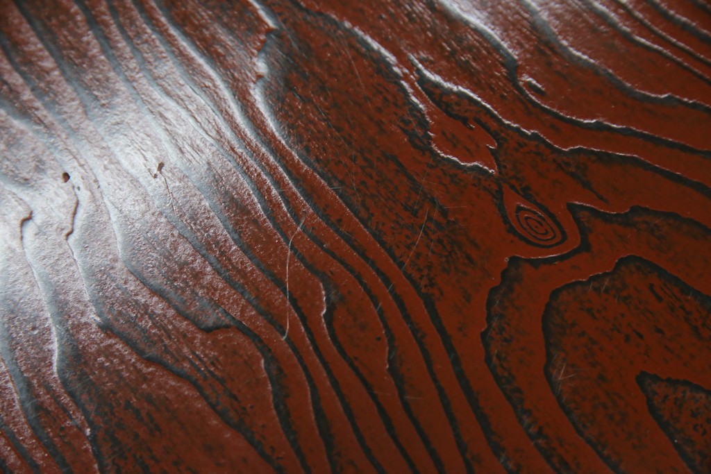 中古　高級品!!　高島屋デパート取り扱い　伝統技法　「杢目出し漆塗り」(根来漆塗り)　内部桐材　職人の技が光る!実用性とデザイン性を兼ね備えた座卓　(R-084452)