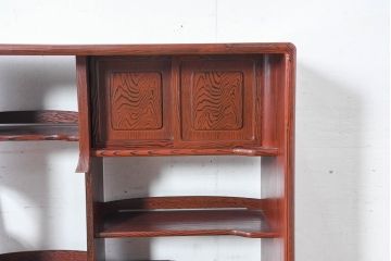 中古　高級品!!　高島屋デパート取り扱い　伝統技法　「杢目出し漆塗り」(根来漆塗り)　内部桐材　上品な色味と艶が目を惹く飾り棚(違い棚、収納棚、茶棚、戸棚)(R-084453)
