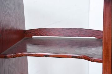 中古　高級品!!　高島屋デパート取り扱い　伝統技法　「杢目出し漆塗り」(根来漆塗り)　内部桐材　上品な色味と艶が目を惹く飾り棚(違い棚、収納棚、茶棚、戸棚)(R-084453)