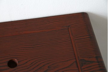 中古　美品　高級品!!　高島屋デパート取り扱い　伝統技法　「杢目出し漆塗り」(根来漆塗り)　内部桐材　細部まで職人のこだわりを感じる上ブタ付きの小引き出し(卓上収納、小物収納)(R-084454)