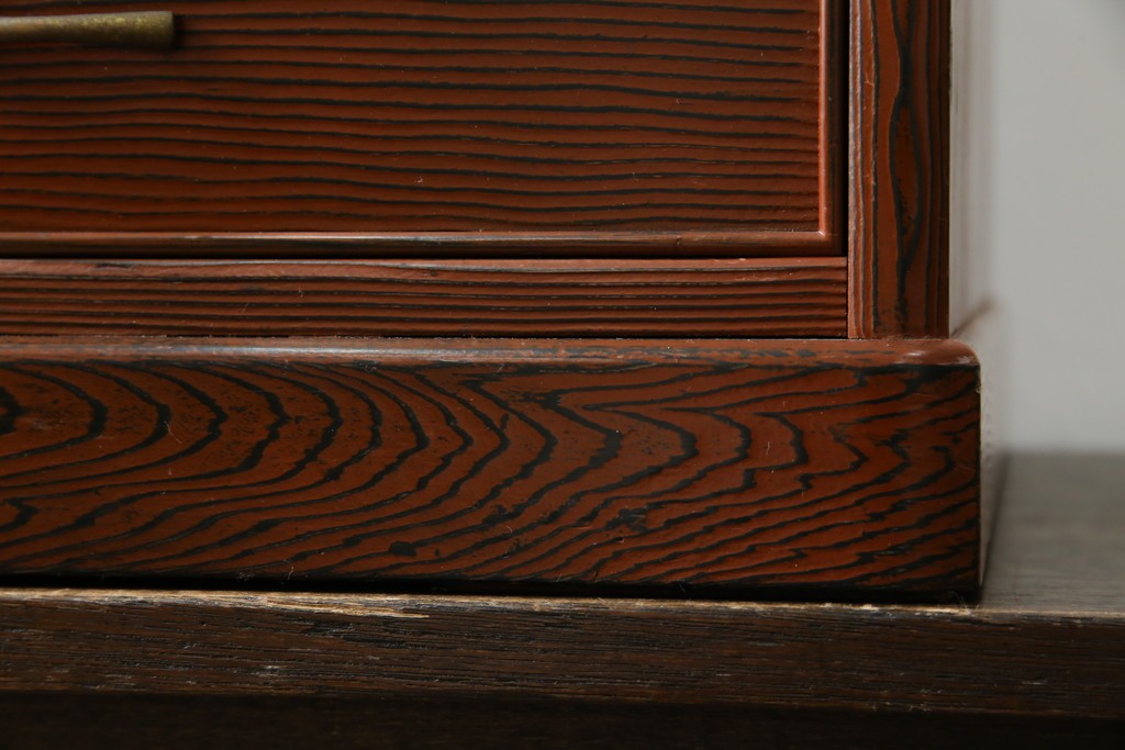 中古　美品　高級品!!　高島屋デパート取り扱い　伝統技法　「杢目出し漆塗り」(根来漆塗り)　内部桐材　細部まで職人のこだわりを感じる上ブタ付きの小引き出し(卓上収納、小物収納)(R-084454)