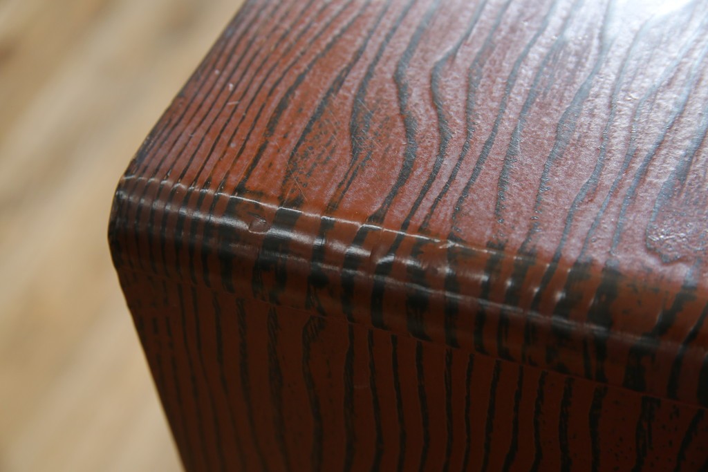 中古　美品　高級品!!　高島屋デパート取り扱い　伝統技法　「杢目出し漆塗り」(根来漆塗り)　内部桐材　細部まで職人のこだわりを感じる上ブタ付きの小引き出し(卓上収納、小物収納)(R-084454)