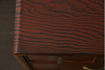 中古　美品　高級品!!　高島屋デパート取り扱い　伝統技法　「杢目出し漆塗り」(根来漆塗り)　内部桐材　細部まで職人のこだわりを感じる上ブタ付きの小引き出し(卓上収納、小物収納)(R-084454)