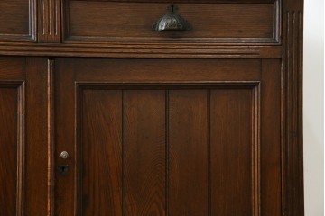 和製アンティーク　逸品!!　大正ロマン　タモ材　意匠を凝らしたデザインが魅力的な古い洋館のキャビネット　(R-084455)