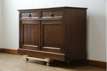 和製アンティーク　逸品!!　大正ロマン　タモ材　意匠を凝らしたデザインが魅力的な古い洋館のキャビネット　(R-084455)