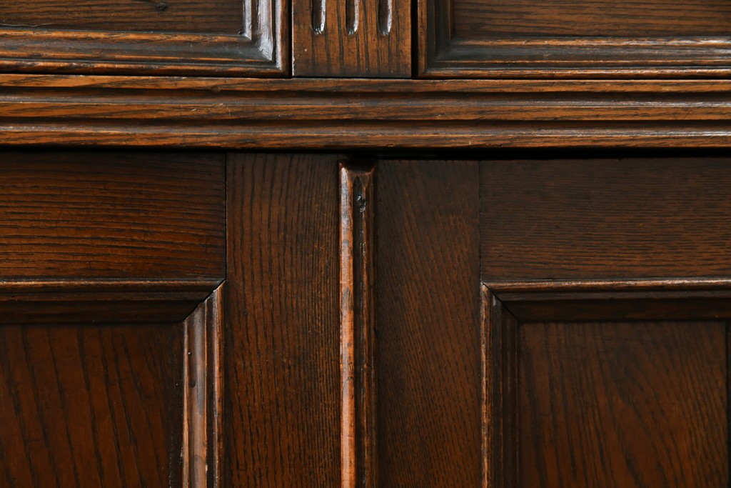 和製アンティーク　逸品!!　大正ロマン　タモ材　意匠を凝らしたデザインが魅力的な古い洋館のキャビネット　(R-084455)