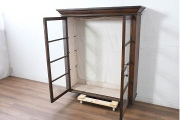 和製アンティーク　逸品!!　大正ロマン　タモ材　脚(台輪)付きリメイク　ガラスの取っ手がポイント!意匠を凝らしたデザインが魅力的な古い洋館のキャビネット(食器棚、カップボード、収納棚、戸棚、飾り棚)(R-084456)