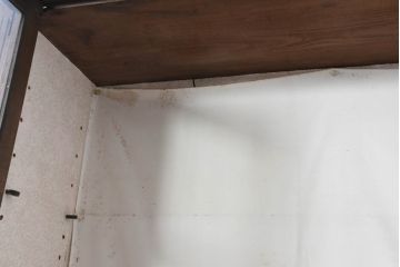 和製アンティーク　逸品!!　大正ロマン　タモ材　ガラスの取っ手がポイント!意匠を凝らしたデザインが魅力的な古い洋館の二段重ねキャビネット(食器棚、カップボード、収納棚、戸棚、飾り棚、バラ売り可能)(R-084457)
