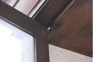和製アンティーク　逸品!!　大正ロマン　タモ材　ガラスの取っ手がポイント!意匠を凝らしたデザインが魅力的な古い洋館の二段重ねキャビネット(食器棚、カップボード、収納棚、戸棚、飾り棚、バラ売り可能)(R-084457)