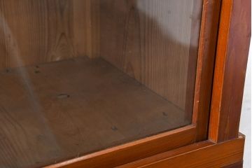 和製アンティーク　暮らしに溶け込む昭和レトロな温もりあふれる重ねガラス戸棚(食器棚、収納棚、キャビネット、本箱、書棚、陳列棚、飾り棚、ディスプレイ棚、店舗什器、バラ売り可能)(R-084458)