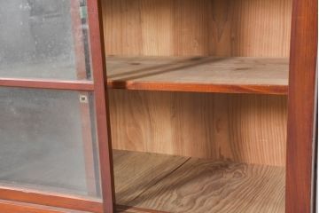 和製アンティーク　暮らしに溶け込む昭和レトロな温もりあふれる重ねガラス戸棚(食器棚、収納棚、キャビネット、本箱、書棚、陳列棚、飾り棚、ディスプレイ棚、店舗什器、バラ売り可能)(R-084458)