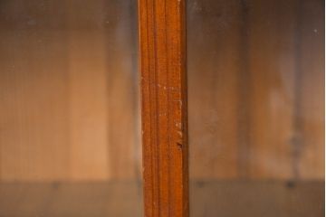 和製アンティーク　暮らしに溶け込む昭和レトロな温もりあふれるガラス戸棚(食器棚、収納棚、キャビネット、本箱、書棚、陳列棚、飾り棚、ディスプレイ棚、店舗什器)(R-084459)