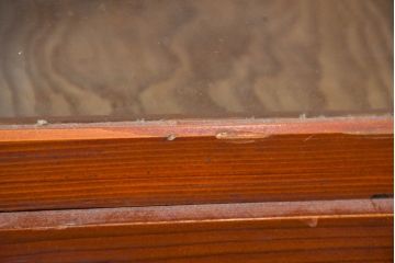 和製アンティーク　暮らしに溶け込む昭和レトロな温もりあふれるガラス戸棚(食器棚、収納棚、キャビネット、本箱、書棚、陳列棚、飾り棚、ディスプレイ棚、店舗什器)(R-084460)