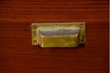 和製アンティーク　暮らしに溶け込む昭和レトロな温もりあふれるガラス戸棚(食器棚、収納棚、キャビネット、本箱、書棚、陳列棚、飾り棚、ディスプレイ棚、店舗什器)(R-084460)