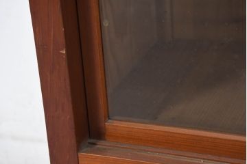 和製アンティーク　暮らしに溶け込む昭和レトロな温もりあふれるガラス戸棚(食器棚、収納棚、キャビネット、本箱、書棚、陳列棚、飾り棚、ディスプレイ棚、店舗什器)(R-084463)