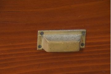和製アンティーク　暮らしに溶け込む昭和レトロな温もりあふれるガラス戸棚(食器棚、収納棚、キャビネット、本箱、書棚、陳列棚、飾り棚、ディスプレイ棚、店舗什器)(R-084463)
