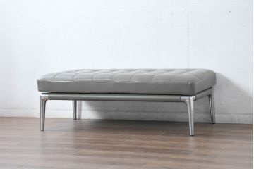 中古　Cassina(カッシーナ)　PHILIPPE STARCK(フィリップ・スタルク)　L26 VOLAGE bench(ヴォラージュ) 　X(革)　リビングを格上げする高級感あふれるヴォラージュベンチ(本革、レザーチェア、長椅子、長イス、2人掛け、二人掛け、2P)(定価71万5千円)(R-084464)