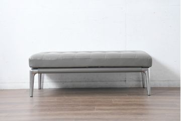 中古　Cassina(カッシーナ)　PHILIPPE STARCK(フィリップ・スタルク)　L26 VOLAGE bench(ヴォラージュ) 　X(革)　リビングを格上げする高級感あふれるヴォラージュベンチ(本革、レザーチェア、長椅子、長イス、2人掛け、二人掛け、2P)(定価71万5千円)(R-084464)