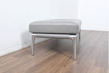 中古　Cassina(カッシーナ)　PHILIPPE STARCK(フィリップ・スタルク)　L26 VOLAGE bench(ヴォラージュ) 　X(革)　リビングを格上げする高級感あふれるヴォラージュベンチ(本革、レザーチェア、長椅子、長イス、2人掛け、二人掛け、2P)(定価71万5千円)(R-084464)