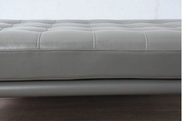 中古　Cassina(カッシーナ)　PHILIPPE STARCK(フィリップ・スタルク)　L26 VOLAGE bench(ヴォラージュ) 　X(革)　リビングを格上げする高級感あふれるヴォラージュベンチ(本革、レザーチェア、長椅子、長イス、2人掛け、二人掛け、2P)(定価71万5千円)(R-084464)