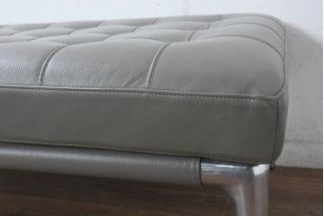 中古　Cassina(カッシーナ)　PHILIPPE STARCK(フィリップ・スタルク)　L26 VOLAGE bench(ヴォラージュ) 　X(革)　リビングを格上げする高級感あふれるヴォラージュベンチ(本革、レザーチェア、長椅子、長イス、2人掛け、二人掛け、2P)(定価71万5千円)(R-084464)
