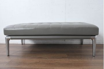中古　Cassina(カッシーナ)　PHILIPPE STARCK(フィリップ・スタルク)　L26 VOLAGE bench(ヴォラージュ) 　X(革)　リビングを格上げする高級感あふれるヴォラージュベンチ(本革、レザーチェア、長椅子、長イス、2人掛け、二人掛け、2P)(定価71万5千円)(R-084464)