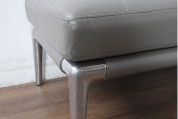 中古　Cassina(カッシーナ)　PHILIPPE STARCK(フィリップ・スタルク)　L26 VOLAGE bench(ヴォラージュ) 　X(革)　リビングを格上げする高級感あふれるヴォラージュベンチ(本革、レザーチェア、長椅子、長イス、2人掛け、二人掛け、2P)(定価71万5千円)(R-084464)