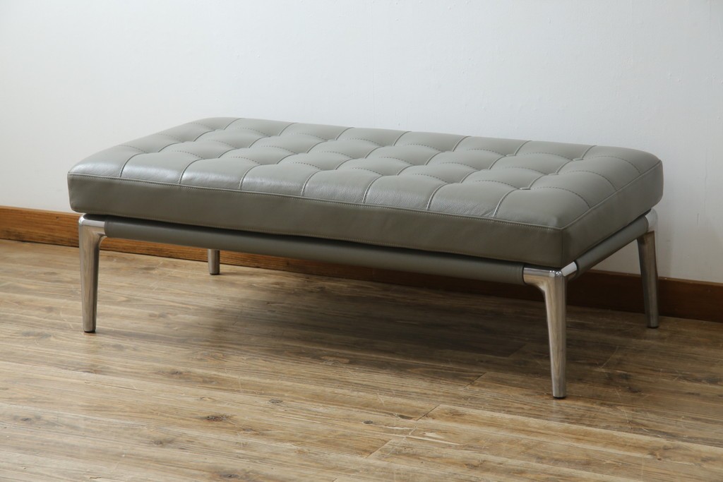 中古　Cassina(カッシーナ)　PHILIPPE STARCK(フィリップ・スタルク)　L26 VOLAGE bench(ヴォラージュ) 　X(革)　リビングを格上げする高級感あふれるヴォラージュベンチ　定価約71万5千円　(R-084464)
