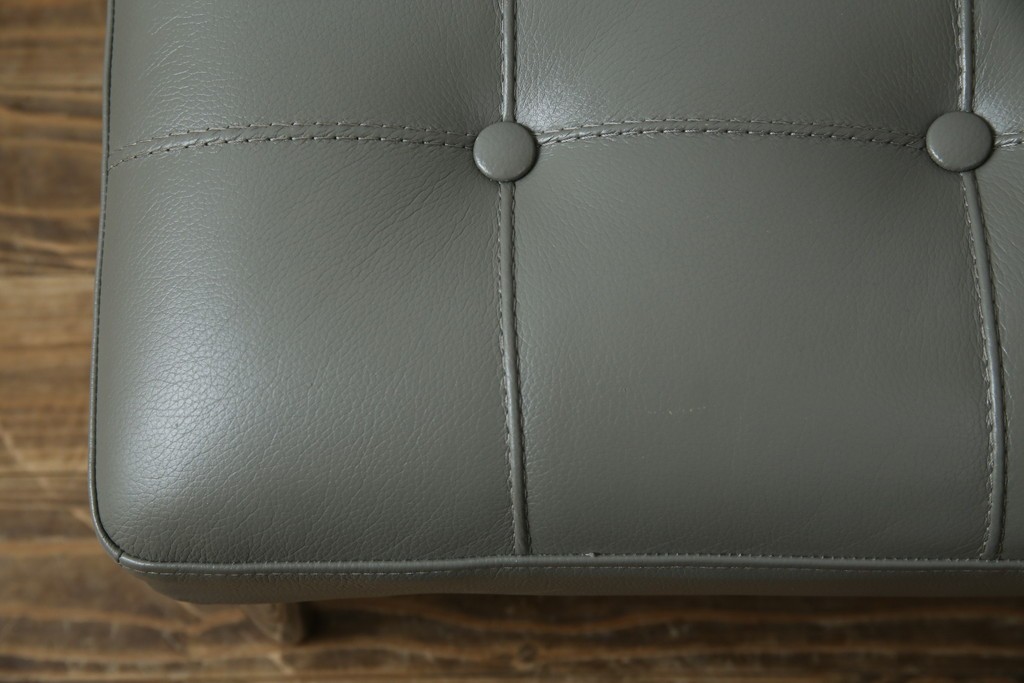 中古　Cassina(カッシーナ)　PHILIPPE STARCK(フィリップ・スタルク)　L26 VOLAGE bench(ヴォラージュ) 　X(革)　リビングを格上げする高級感あふれるヴォラージュベンチ　定価約71万5千円　(R-084464)