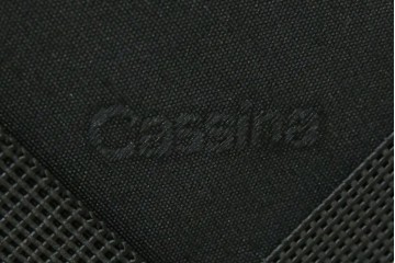 中古　Cassina(カッシーナ)　PHILIPPE STARCK(フィリップ・スタルク)　L26 VOLAGE bench(ヴォラージュ) 　X(革)　リビングを格上げする高級感あふれるヴォラージュベンチ　定価約71万5千円　(R-084464)