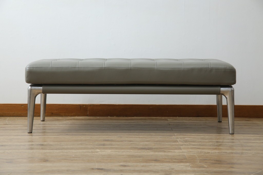 中古　Cassina(カッシーナ)　PHILIPPE STARCK(フィリップ・スタルク)　L26 VOLAGE bench(ヴォラージュ) 　X(革)　リビングを格上げする高級感あふれるヴォラージュベンチ　定価約71万5千円　(R-084464)