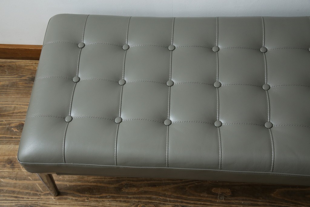 中古　Cassina(カッシーナ)　PHILIPPE STARCK(フィリップ・スタルク)　L26 VOLAGE bench(ヴォラージュ) 　X(革)　リビングを格上げする高級感あふれるヴォラージュベンチ　定価約71万5千円　(R-084464)