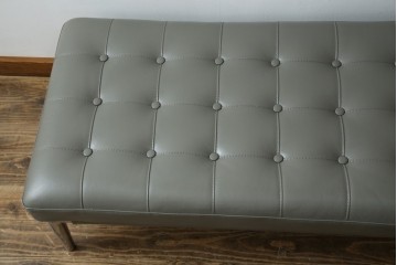 中古　Cassina(カッシーナ)　PHILIPPE STARCK(フィリップ・スタルク)　L26 VOLAGE bench(ヴォラージュ) 　X(革)　リビングを格上げする高級感あふれるヴォラージュベンチ　定価約71万5千円　(R-084464)