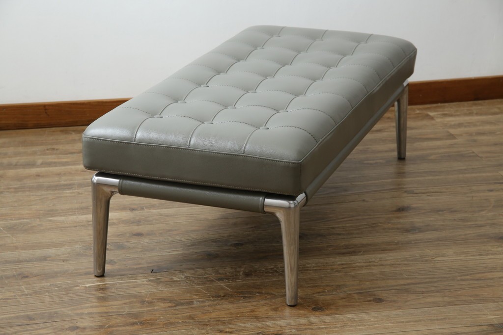 中古　Cassina(カッシーナ)　PHILIPPE STARCK(フィリップ・スタルク)　L26 VOLAGE bench(ヴォラージュ) 　X(革)　リビングを格上げする高級感あふれるヴォラージュベンチ　定価約71万5千円　(R-084464)