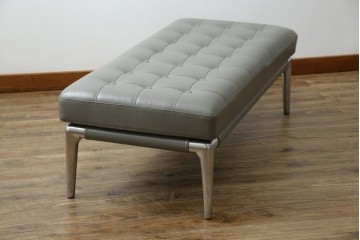 中古　Cassina(カッシーナ)　PHILIPPE STARCK(フィリップ・スタルク)　L26 VOLAGE bench(ヴォラージュ) 　X(革)　リビングを格上げする高級感あふれるヴォラージュベンチ　定価約71万5千円　(R-084464)