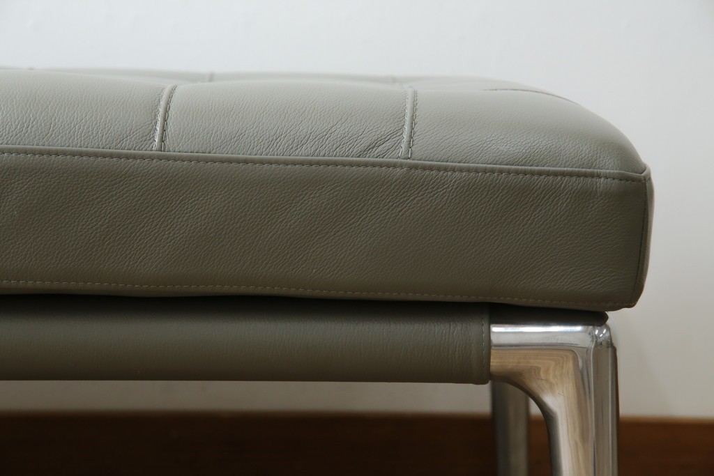 中古　Cassina(カッシーナ)　PHILIPPE STARCK(フィリップ・スタルク)　L26 VOLAGE bench(ヴォラージュ) 　X(革)　リビングを格上げする高級感あふれるヴォラージュベンチ　定価約71万5千円　(R-084464)