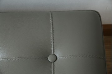 中古　Cassina(カッシーナ)　PHILIPPE STARCK(フィリップ・スタルク)　L26 VOLAGE bench(ヴォラージュ) 　X(革)　リビングを格上げする高級感あふれるヴォラージュベンチ　定価約71万5千円　(R-084464)