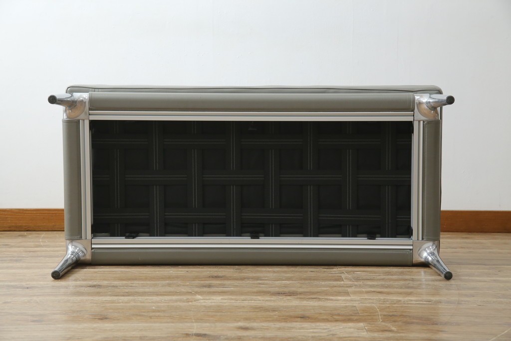 中古　Cassina(カッシーナ)　PHILIPPE STARCK(フィリップ・スタルク)　L26 VOLAGE bench(ヴォラージュ) 　X(革)　リビングを格上げする高級感あふれるヴォラージュベンチ　定価約71万5千円　(R-084464)