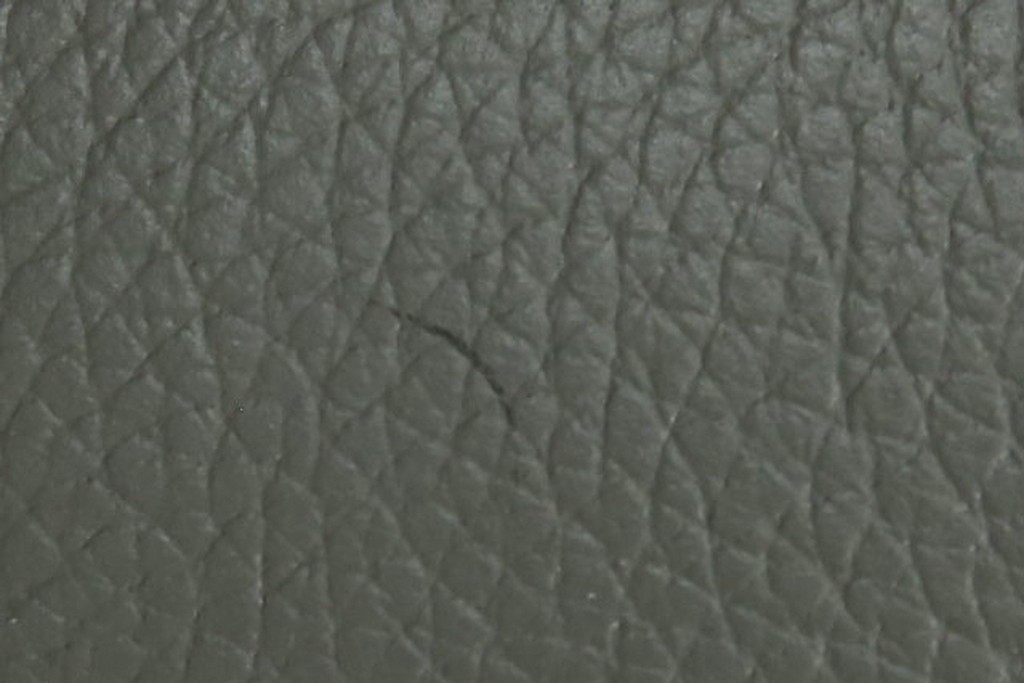 中古　Cassina(カッシーナ)　PHILIPPE STARCK(フィリップ・スタルク)　L26 VOLAGE bench(ヴォラージュ) 　X(革)　リビングを格上げする高級感あふれるヴォラージュベンチ　定価約71万5千円　(R-084464)