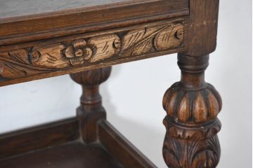 イギリスアンティーク　オーク材　匠の技が光る!緻密に削り出されたバルボスレッグが圧倒的な存在感を漂わせる3段キャスターワゴン(ワゴンテーブル、キッチンワゴン、英国)(R-084465)